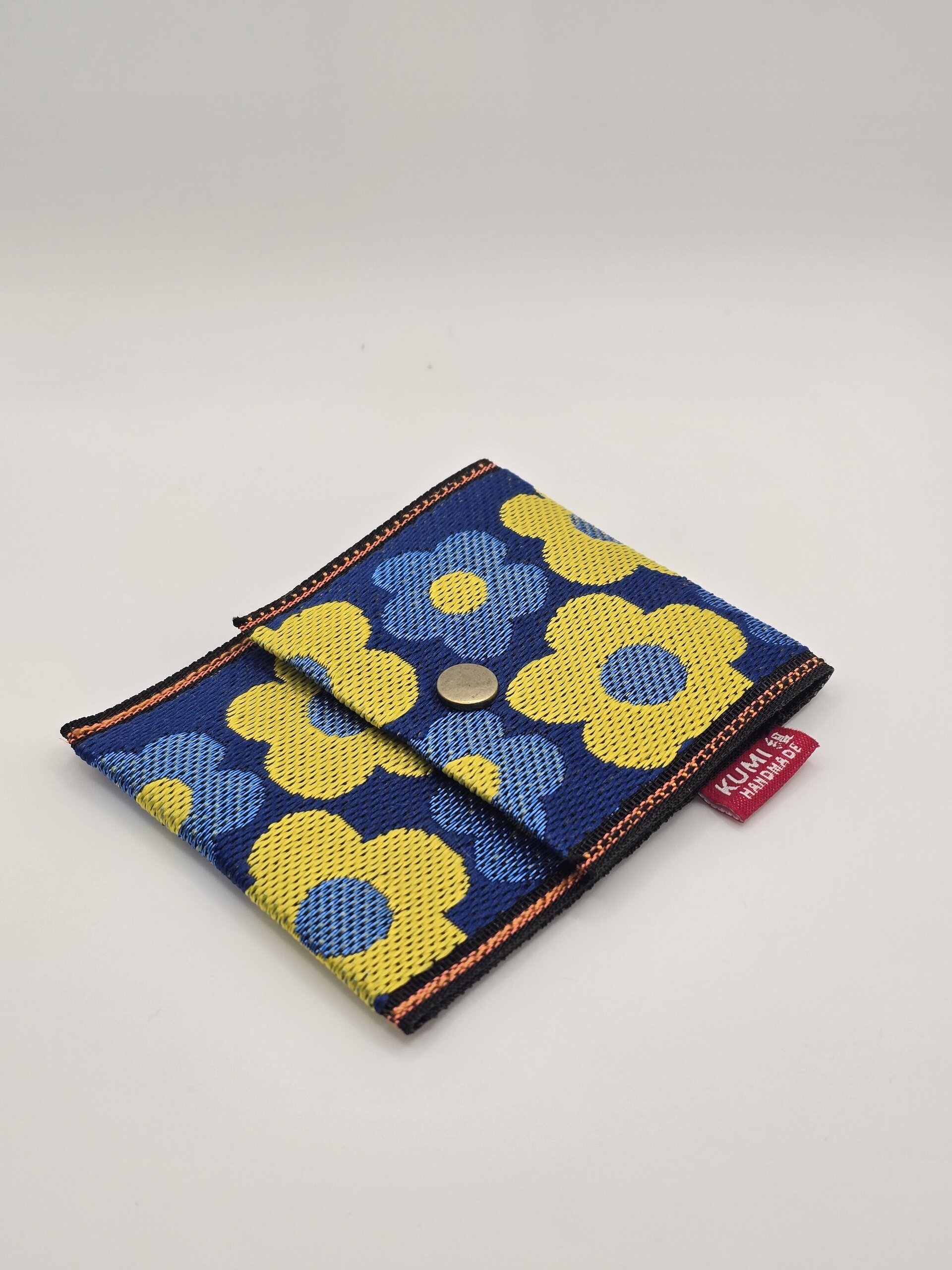 Fururu azul y amarillo - 3