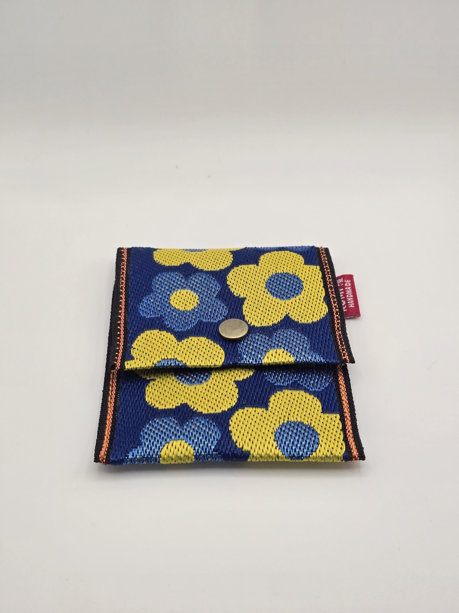 Fururu azul y amarillo - 2