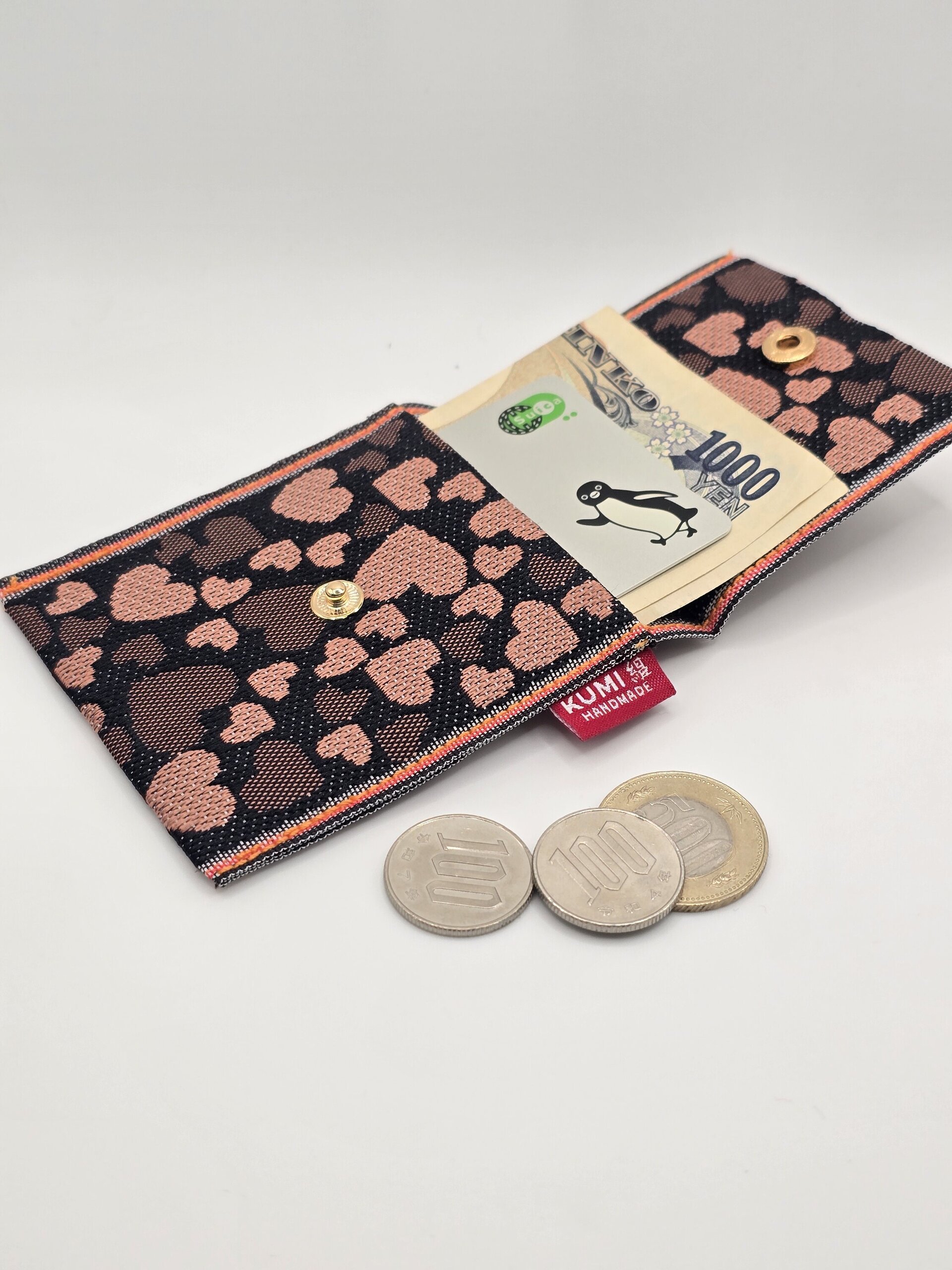 Corazones rosas sobre negro - 4